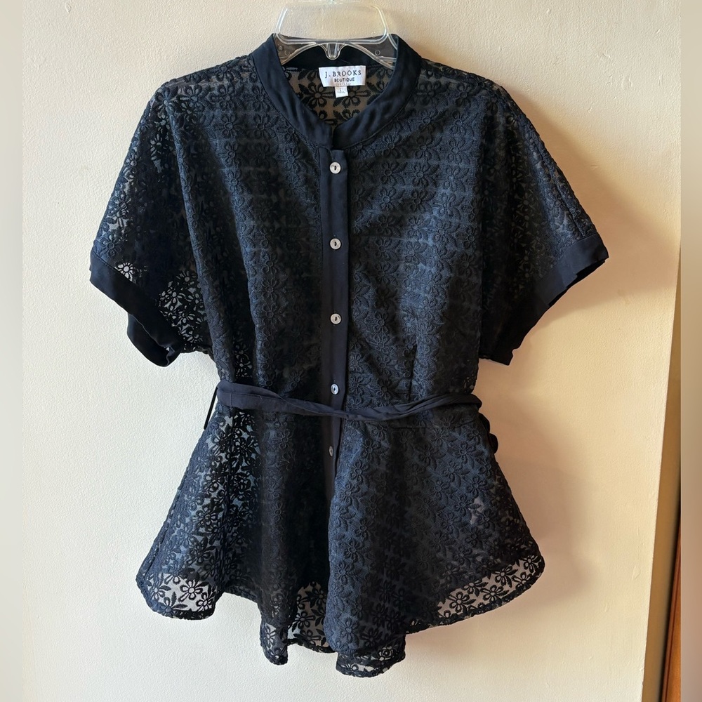 J Brooks Boutique Black Floral Belted Top Button Down Preowned